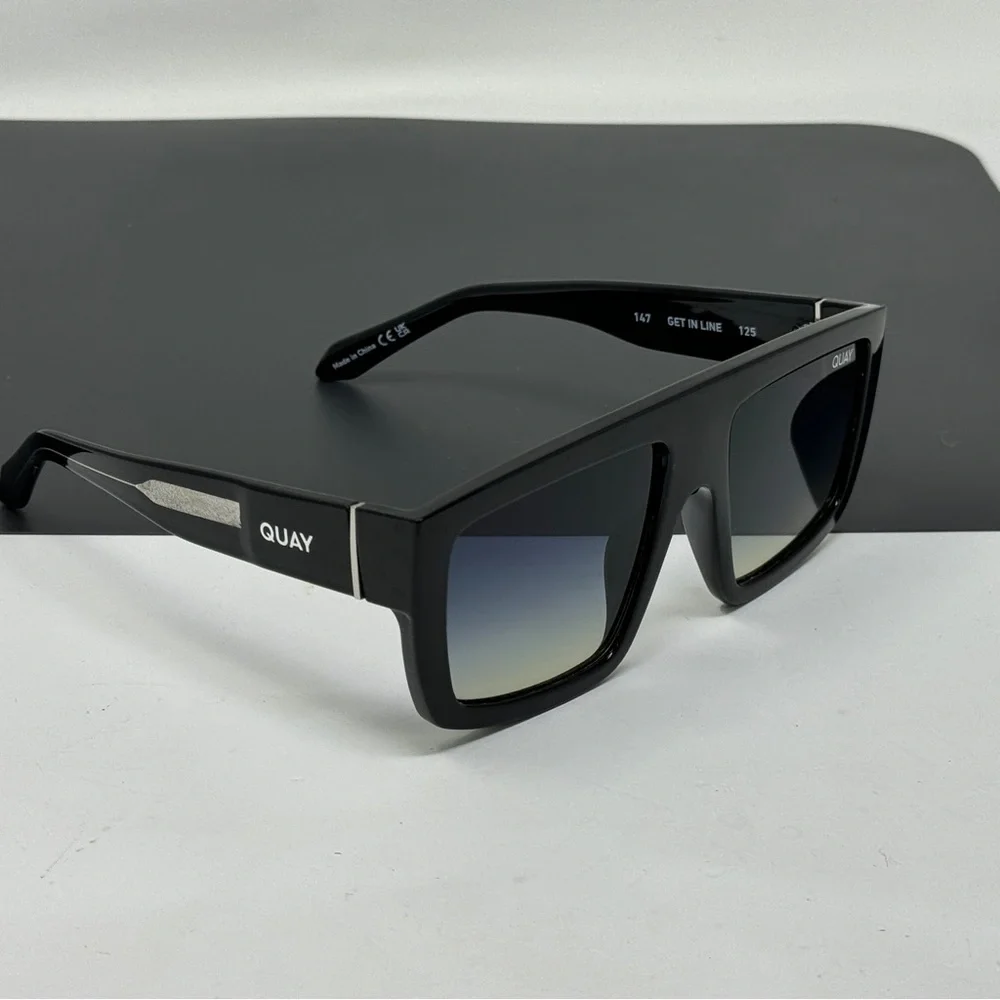 Quay Australia frame very